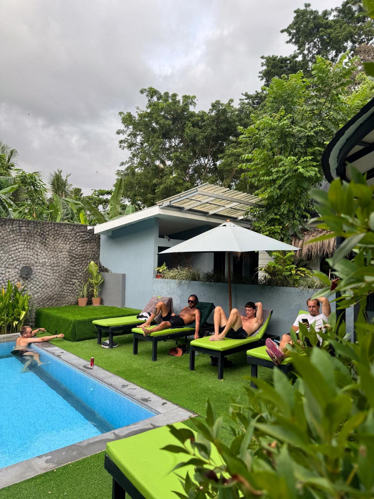 The Jungle Hostel Canggu Экстерьер фото