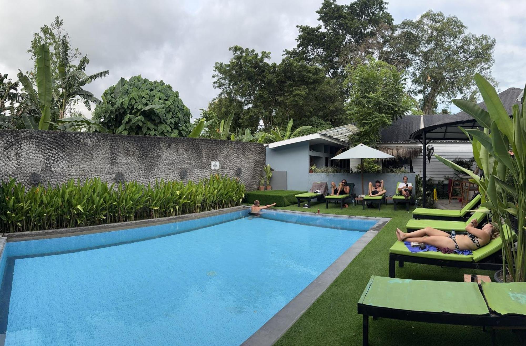 The Jungle Hostel Canggu Экстерьер фото