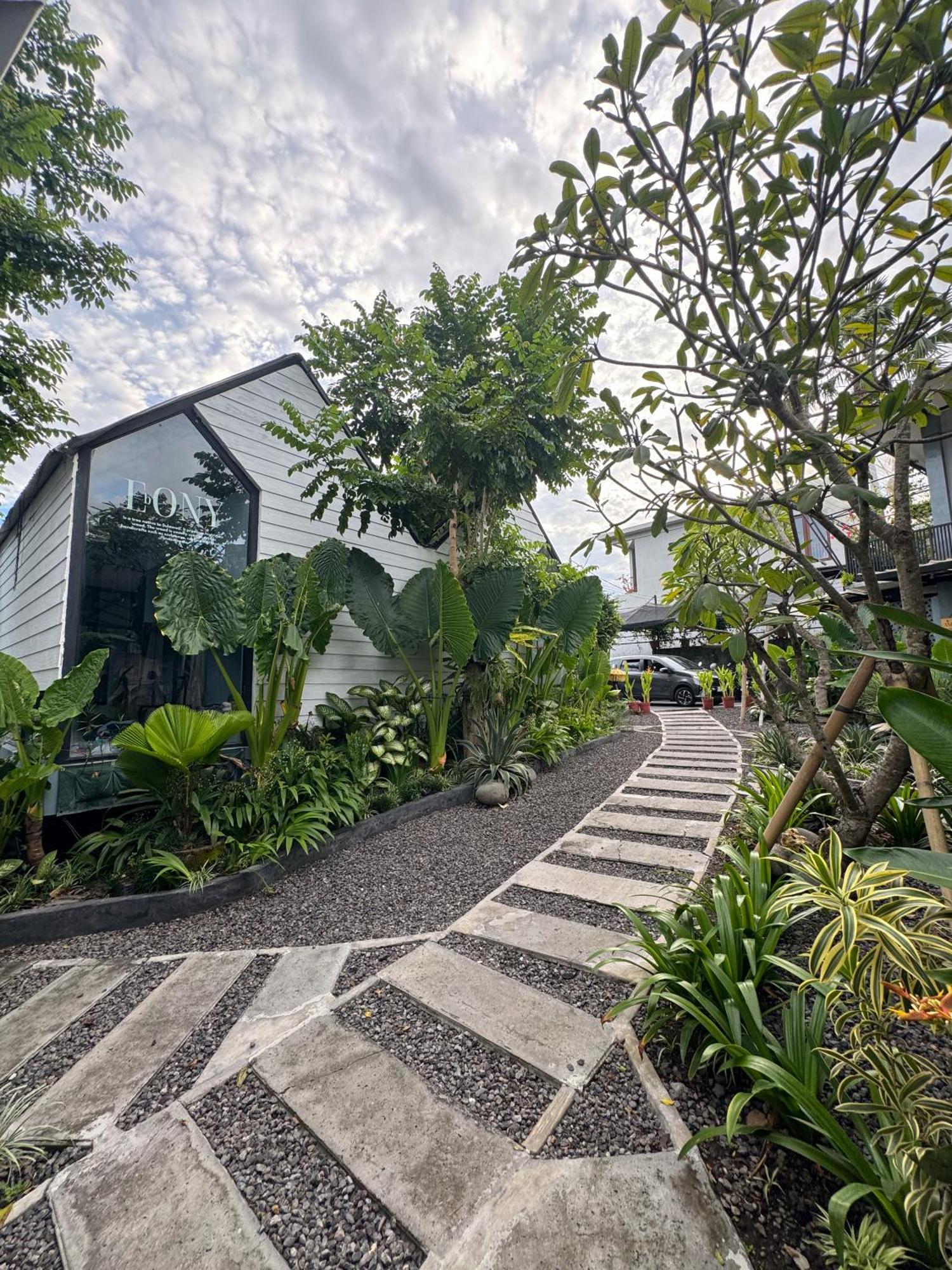 The Jungle Hostel Canggu Экстерьер фото